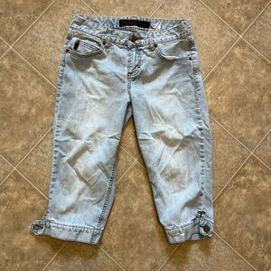 Vintage blue capri, light washed Mudd jeans
